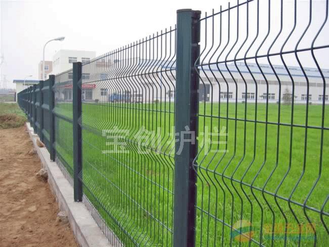 金属护栏网，现代建筑与安全的守护者