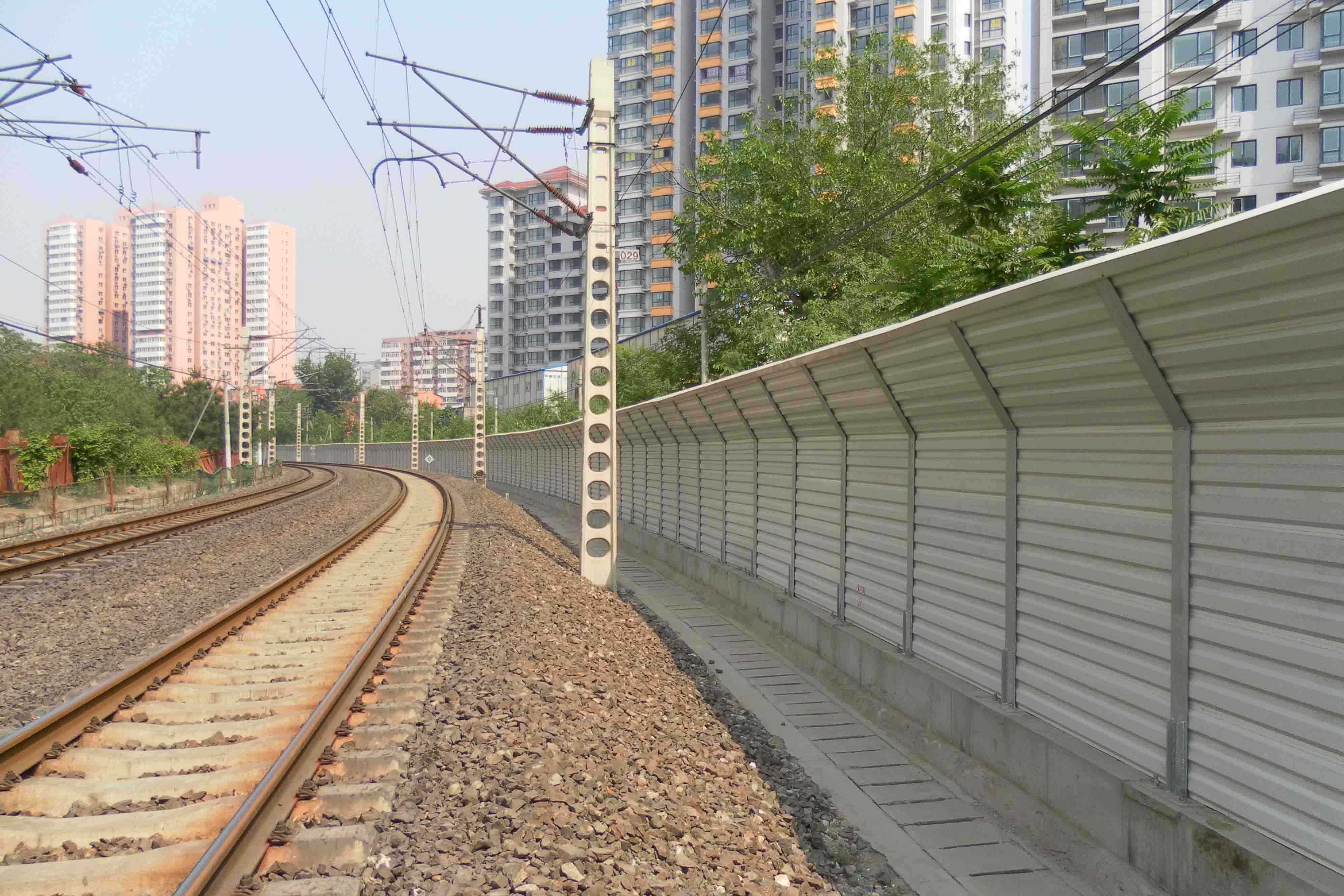 铁路声屏障价格解析与市场分析