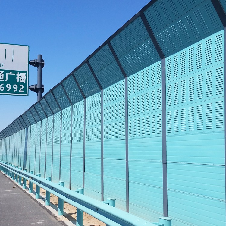 声屏障生产基地，打造隔音屏障的绿色工厂