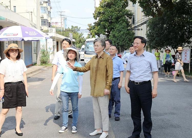 墨玉草原护栏网，守护草原的绿色屏障