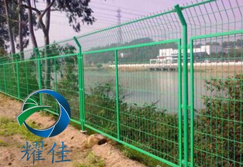 框架护栏网，安全与美观的双重保障