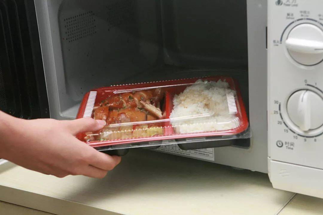 塑料制品在微波炉加热中的安全性探讨