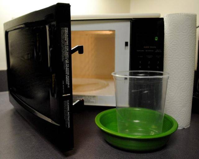 卫生健康视角下的塑料制品微波炉加热安全探讨