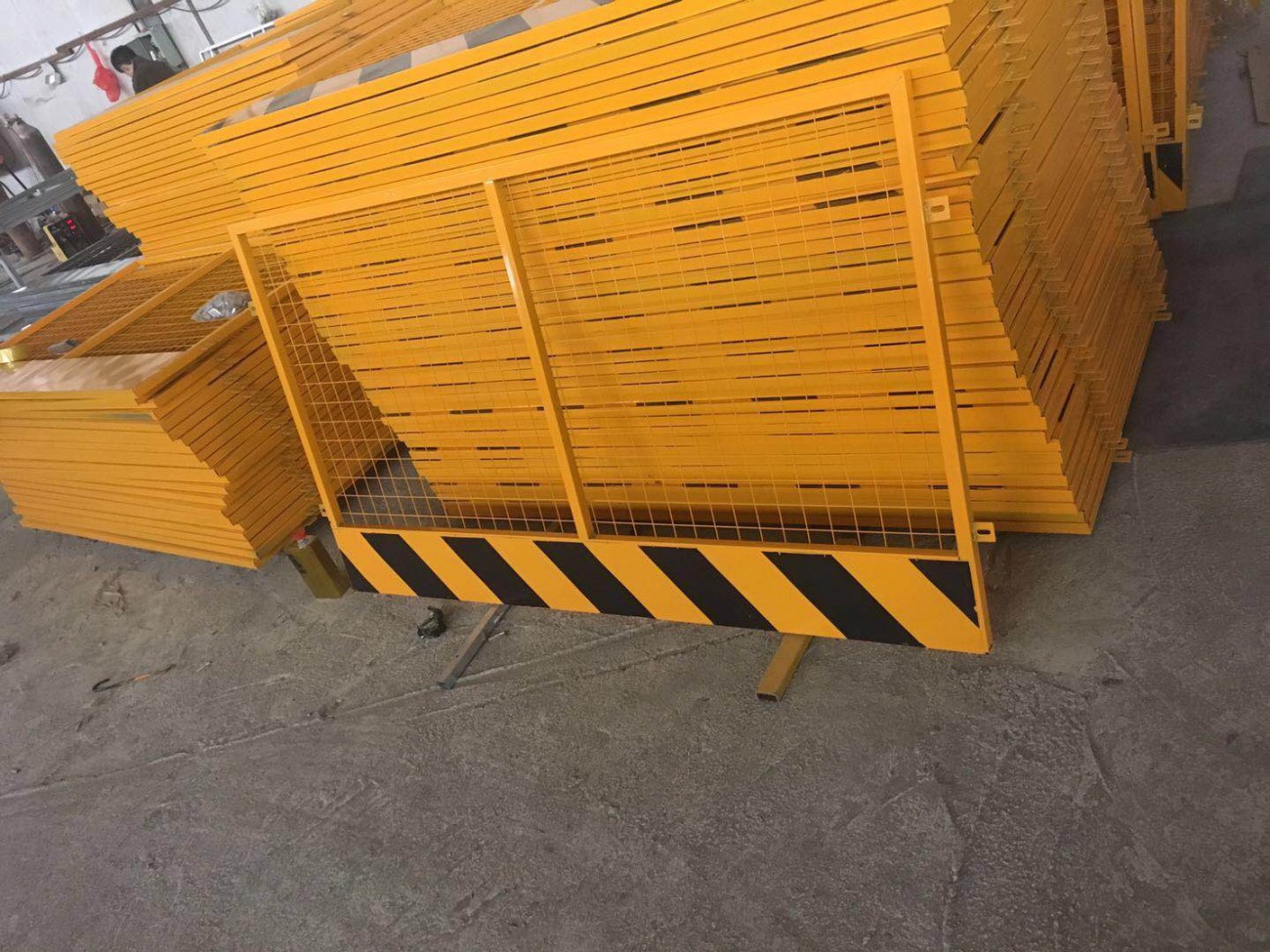 基坑护栏网，安全施工的守护者