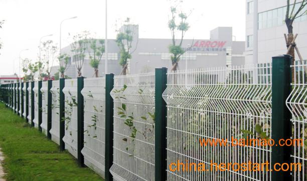 金属护栏网厂家，守护安全，美化环境的坚固防线