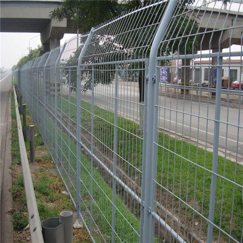 公路护栏网价格，影响要素与市场概览