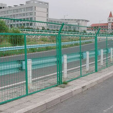 高速公路护栏网，守护安全与美丽的屏障