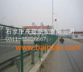 安平县，探索大型护栏网制造商的崛起之路