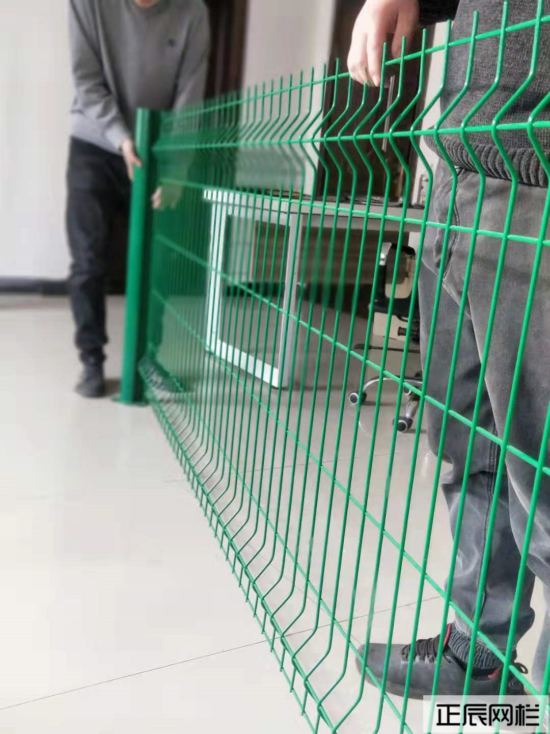 铁丝围网护栏网片安装指南，从基础到实践的全面解析