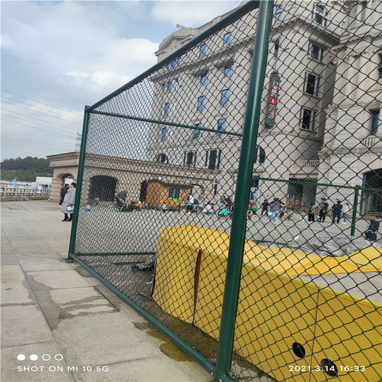 体育场安全新防线，体育场护栏网效果图解析