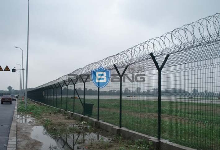 成都高速公路护栏网，守护城市动脉的隐形卫士
