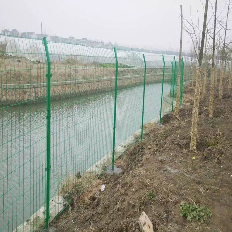河道垃圾围栏网与护栏网施工方案，守护水清岸绿，共筑生态屏障
