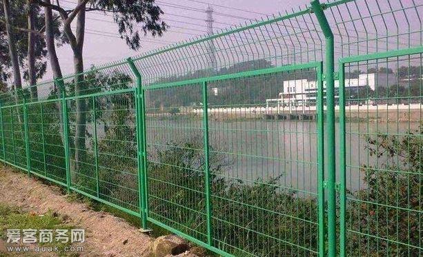 围栏网与护栏网，规格型号表详解及应用指南