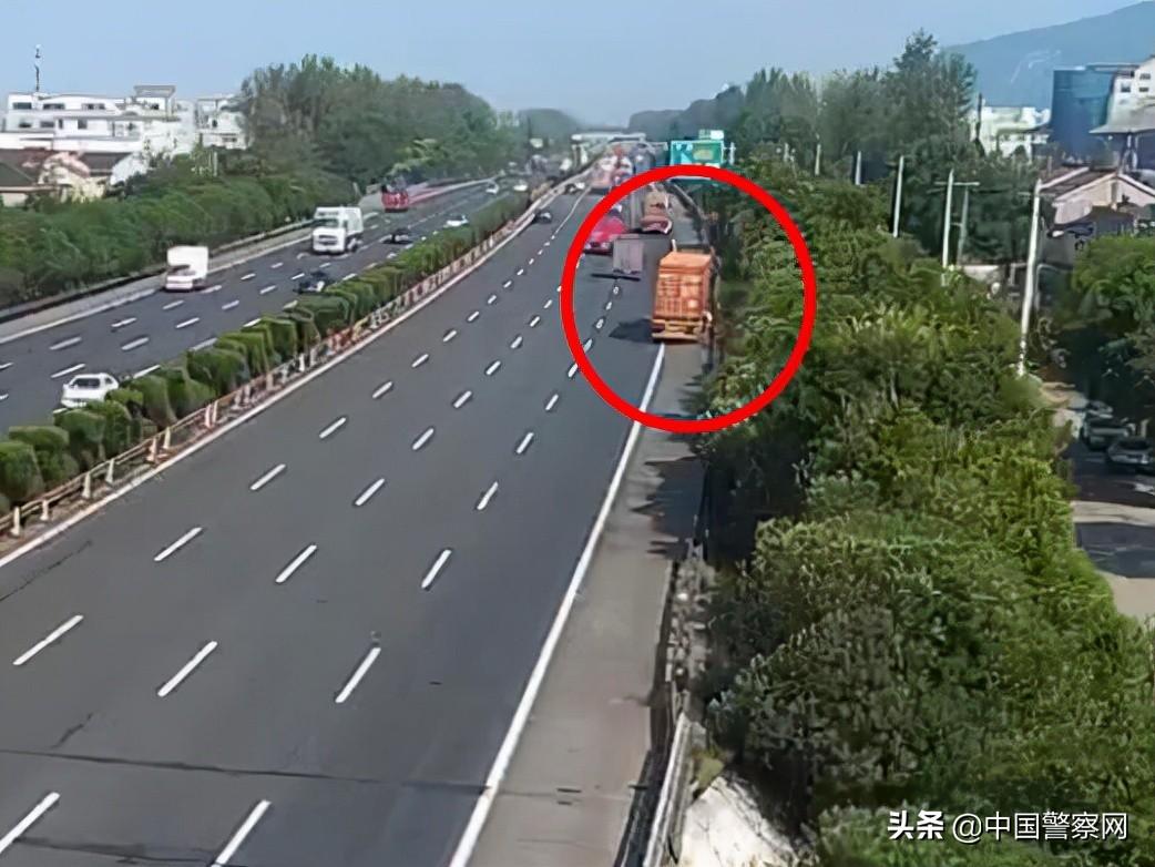 公路隔离栅护栏网，安全与美观的双重守护
