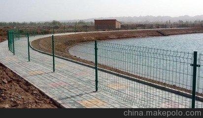 养殖围网护栏网，守护养殖安全的绿色屏障