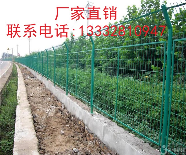 浸塑护栏网国家标准详解，安全与环保并重的行业规范