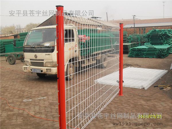 养殖围网护栏网，打造安全、高效的现代养殖环境