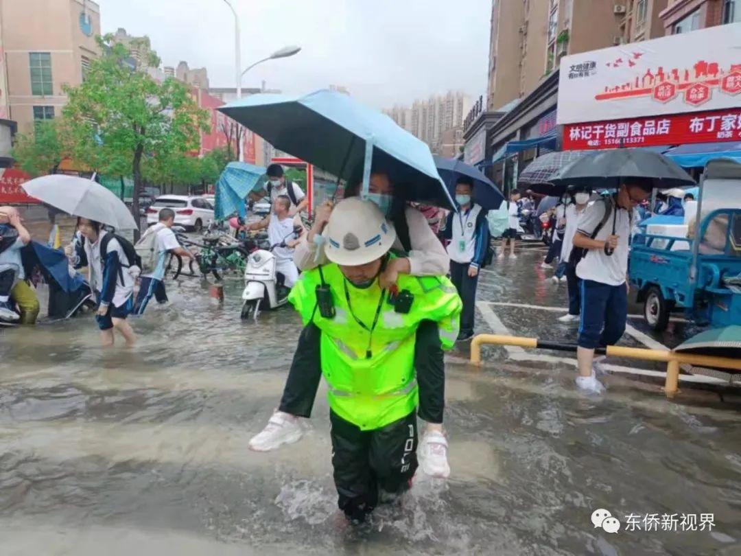 铁路安全守护者，铁路护栏网图片解析