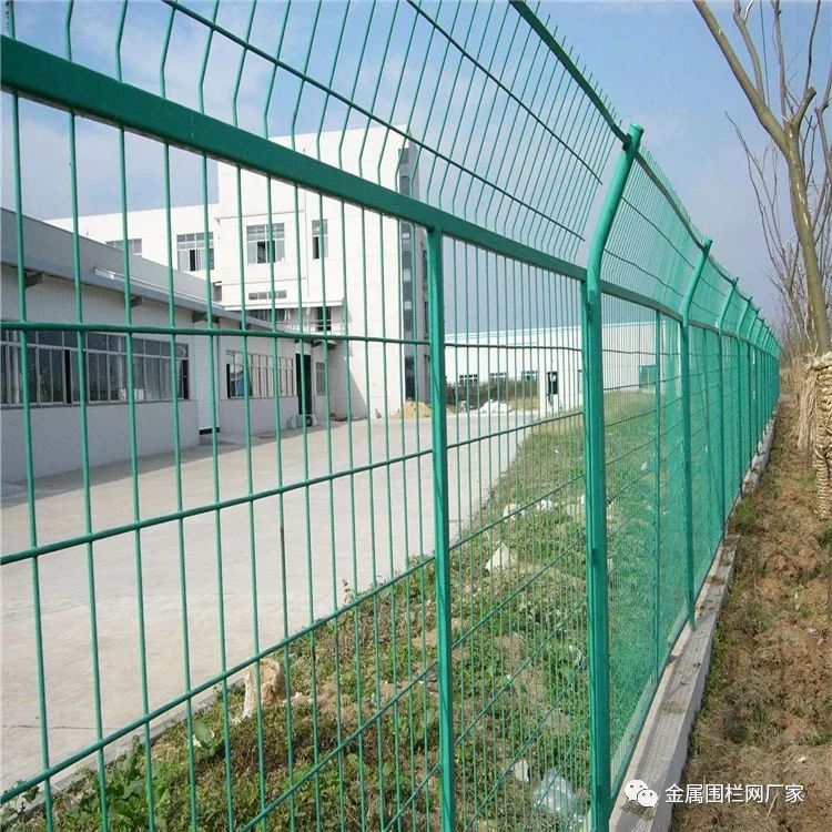 护栏网施工流程详解，从设计到验收的每一步