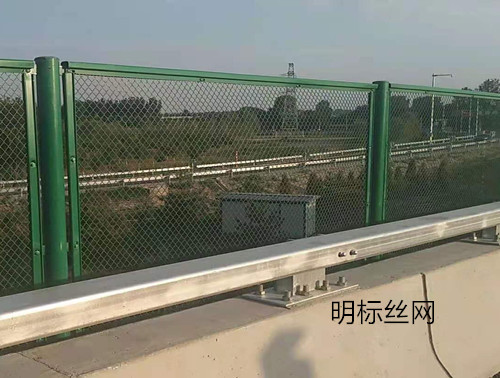 高速公路护栏网标准，安全与规范的守护者