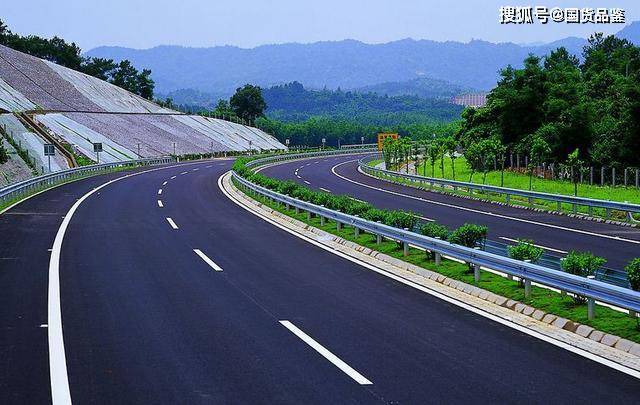 高速公路护栏网安装的定额考量与选择