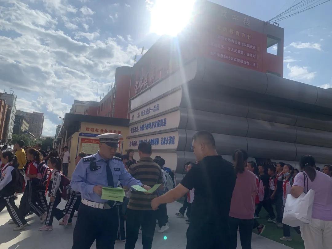 市政护栏网，城市安全与美观的双重守护