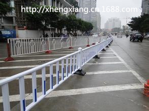市政护栏网，城市安全与美学的守护者