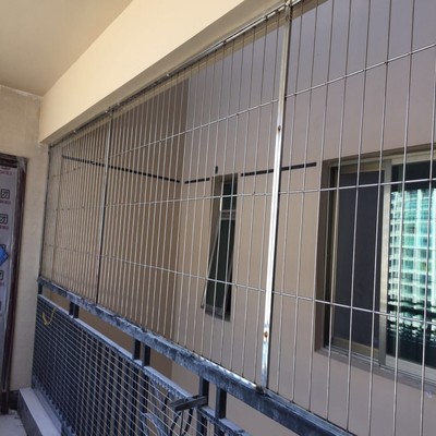 15公分不锈钢网格栅栏，安全与美学的完美融合