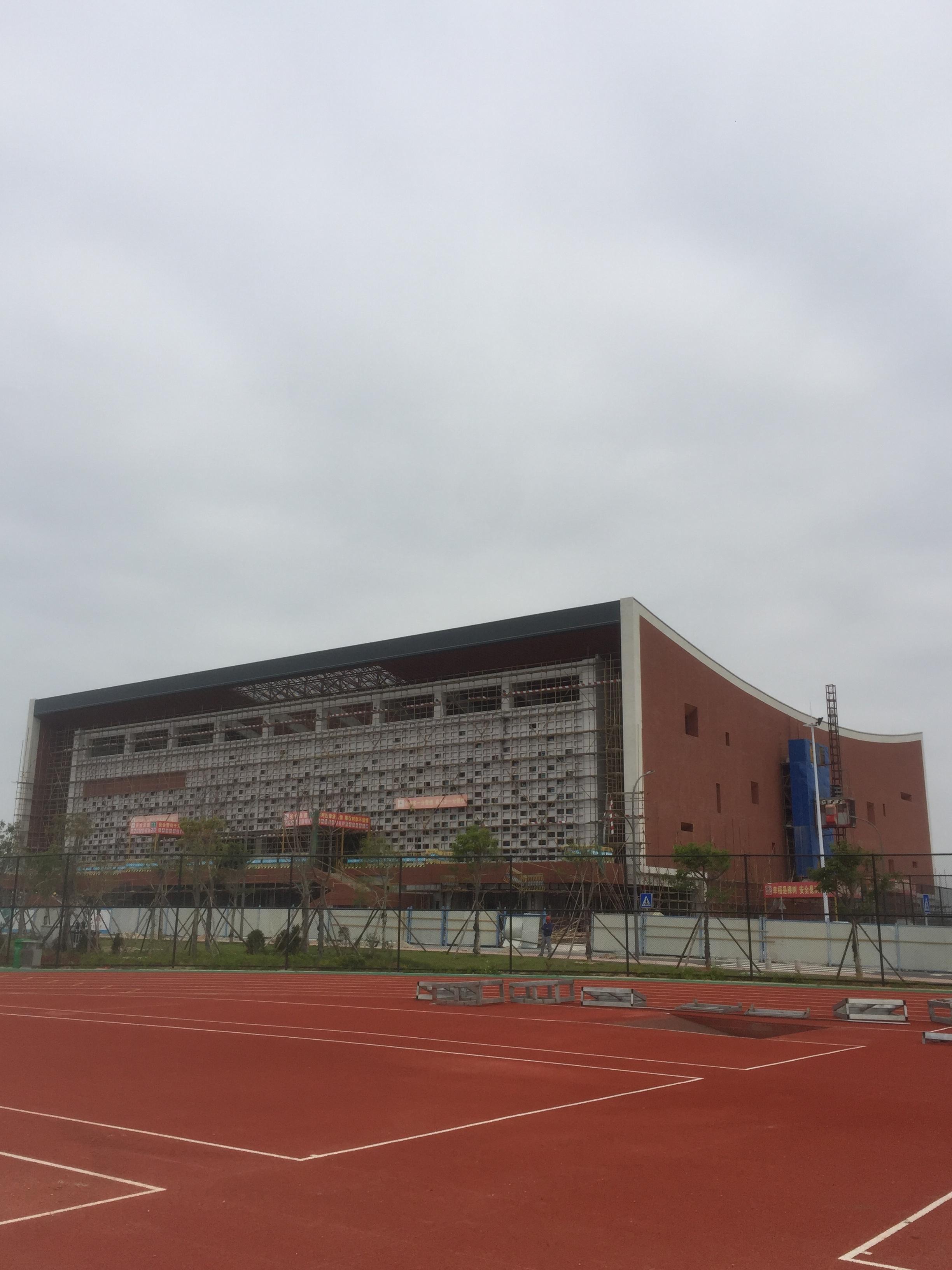 探索现代建筑美学，不锈钢网架吊顶的魅力与功能