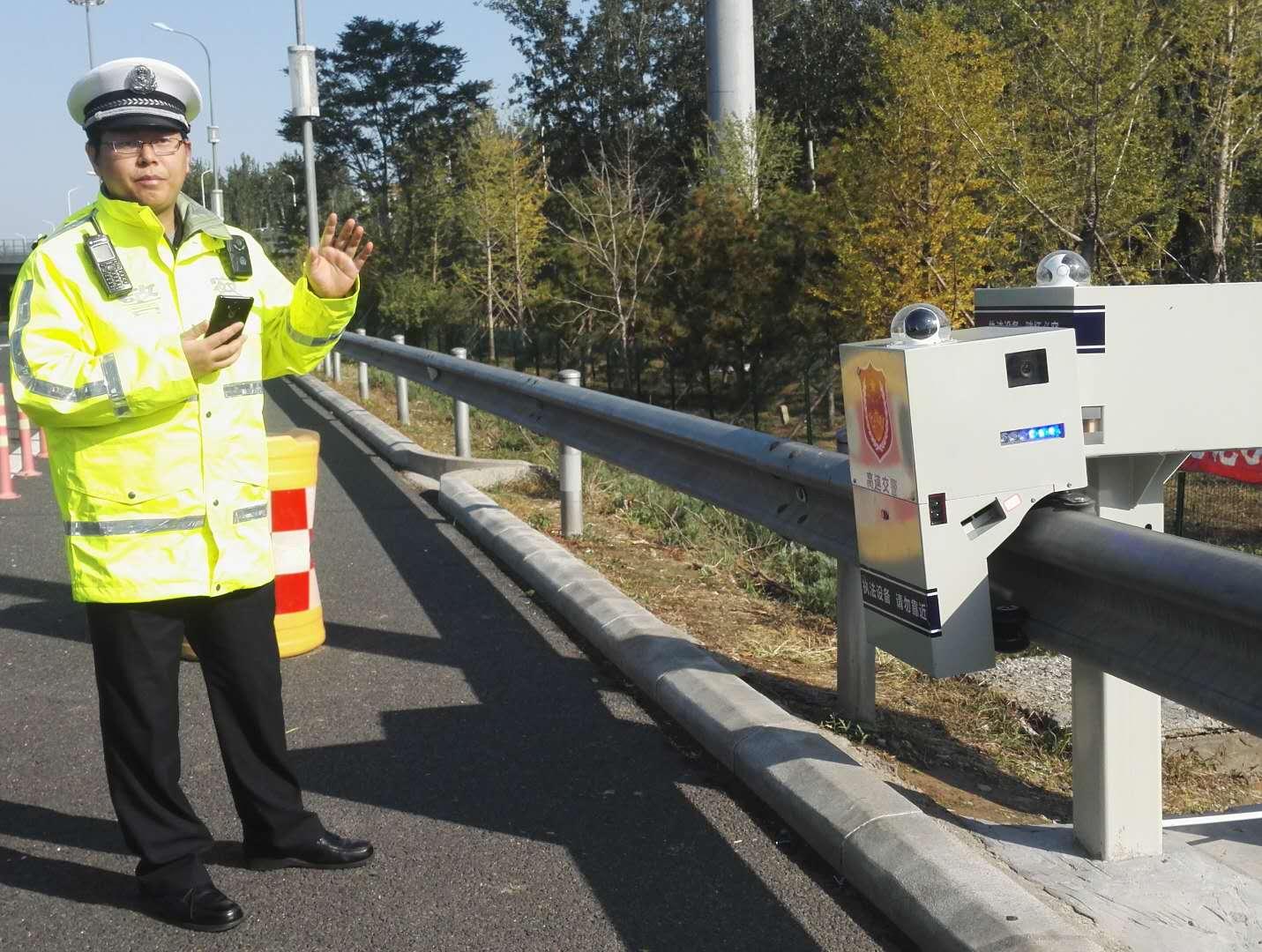 蓝白交织的守护，蓝白色护栏网片效果图制作全攻略