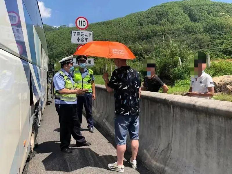 临时护栏网，城市安全与活动的守护者