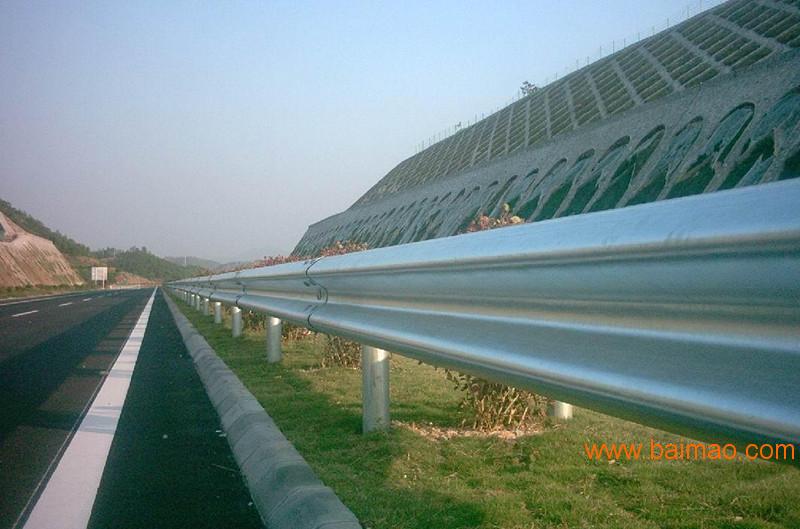 高速公路护栏网，守护安全，美化路景的隐形卫士