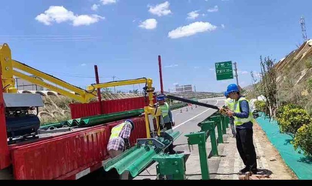 高速护栏网，安全与效率的守护者——全面解析高速护栏网报价及选购指南