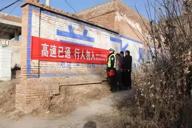 护栏网安装队，守护安全，筑起坚固防线