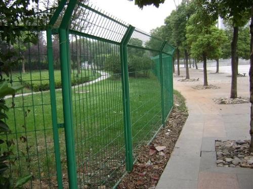 寻找优质护栏网厂家，全国热门产地与选择指南