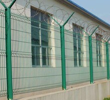 守护安全，守护未来，Y型立柱护栏网在交通安全中的重要作用