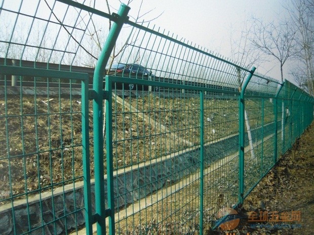 成都护栏网市场透视，价格因素与选购指南