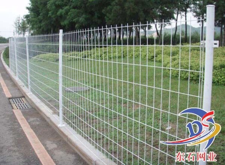 护栏网与围栏，安全与美学的双重守护