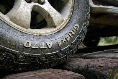 道路护栏网，安全与挑战并存的双重角色