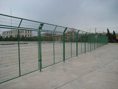 公路护栏网厂家报价，选择与性价比的考量