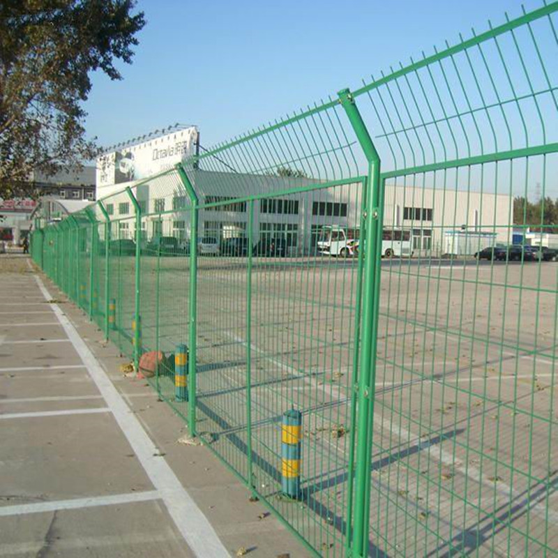 框架护栏网价格解析，一平方的详细成本与市场行情