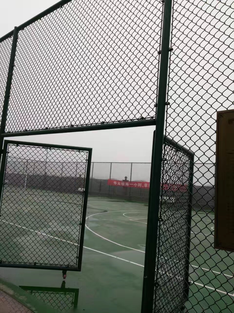 球场护栏网安装教程，打造安全与美观的球场边界