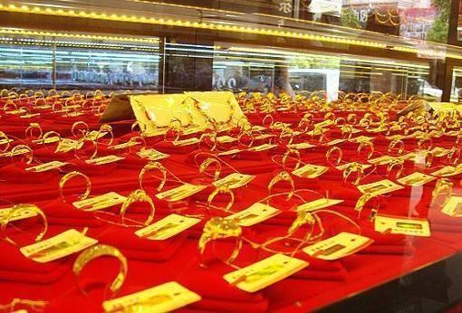 黄金，当铺与金店——何去何从的智慧抉择