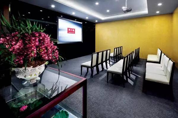 探索周大福官方网站旗舰店，珠宝艺术的璀璨之旅