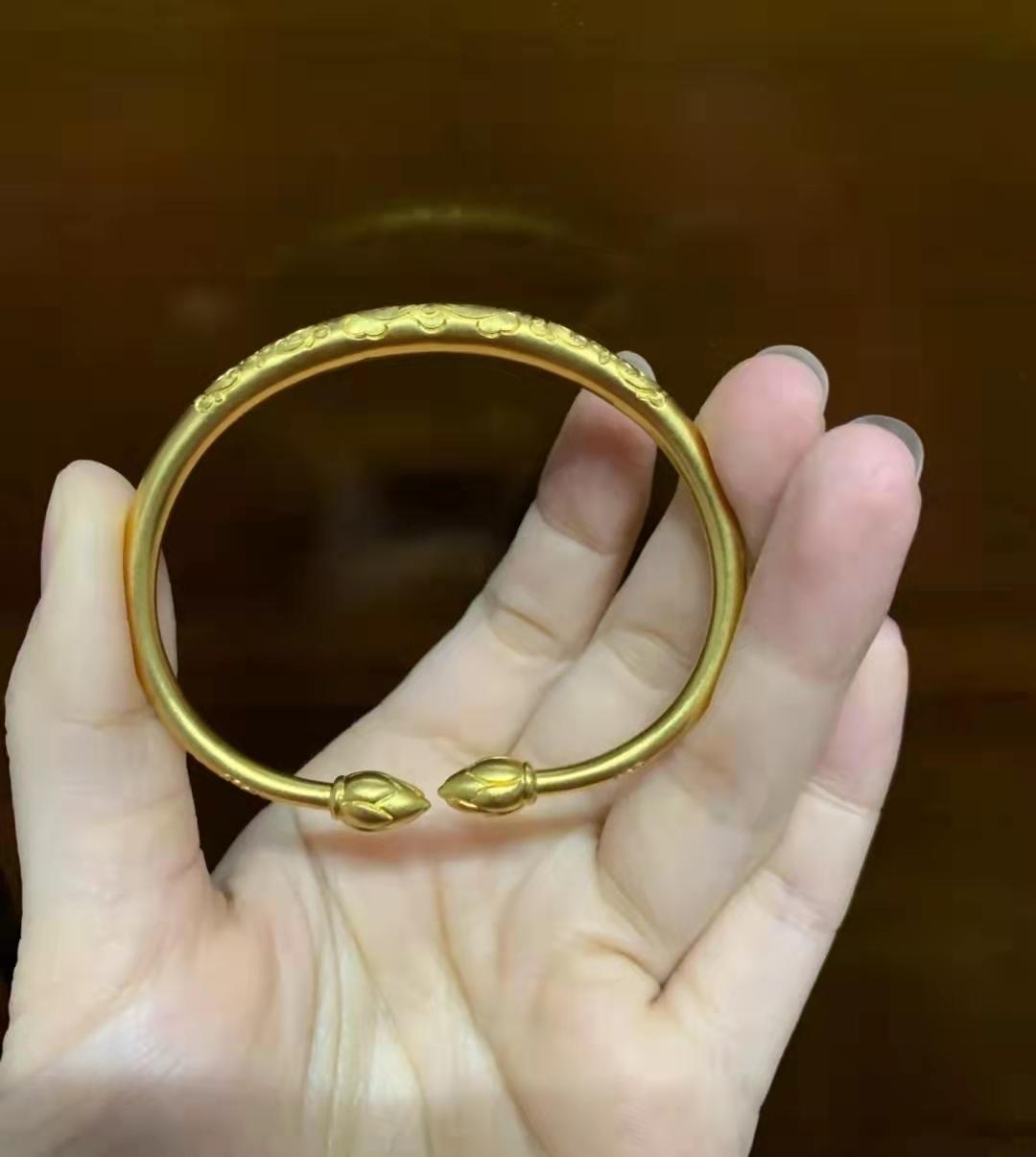 黄金手镯，价格背后的艺术与价值