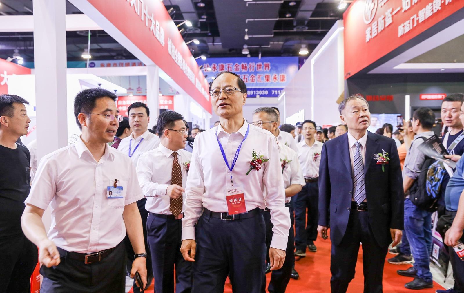 探索上海金属网，有色金属报价的晴雨表