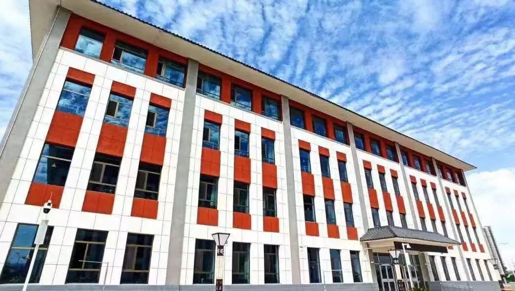 白银价格，2022年一克白银的最新市场动态与影响因素