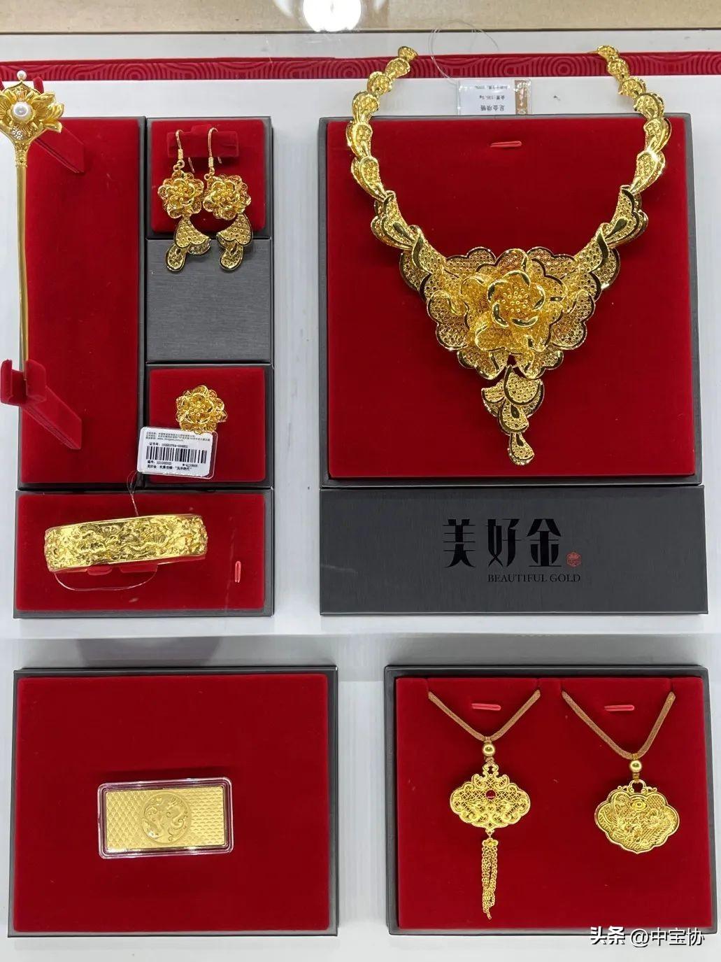 探索中国珠宝品牌的璀璨之路