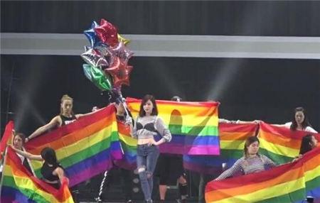 彩虹旗下的娱乐盛宴，探索多元文化的线上乐园彩虹旗娱乐论坛12周年