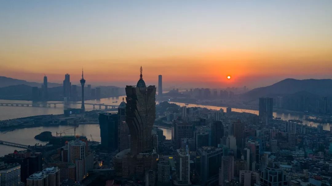 2046年澳门正版免费大全，探索未来娱乐与文化的新纪元2024年澳门正版免费大全雷锋救民1码